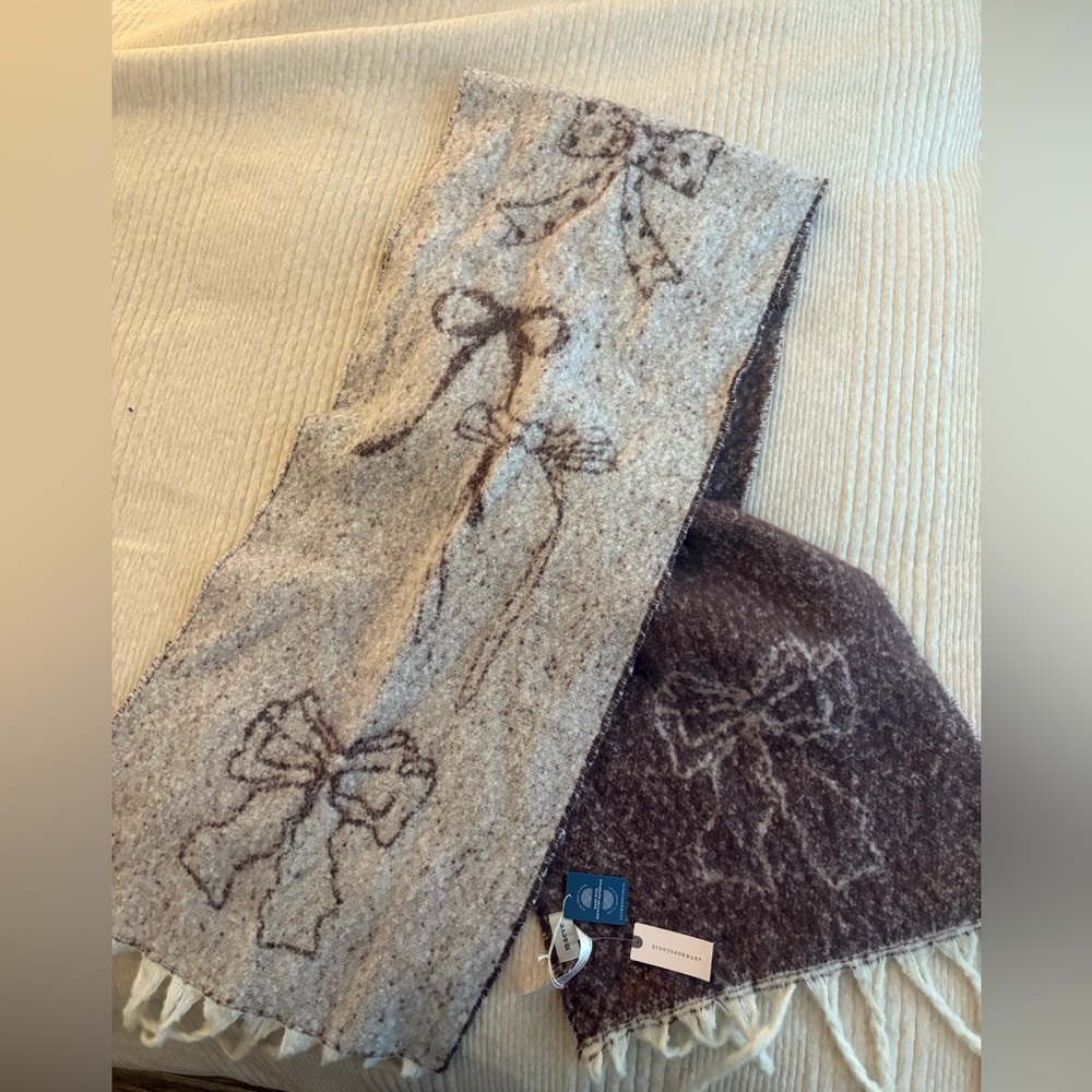 Anthropologie Maeve maroon and Cream Scarf